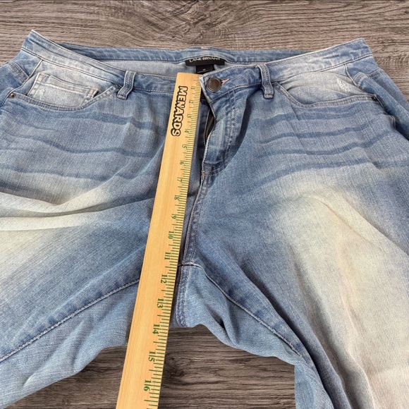 Lane Bryant Jeans Womens Size 20 Crop Light Wash Faded Distressed Capri (967) - Picture 4 of 7